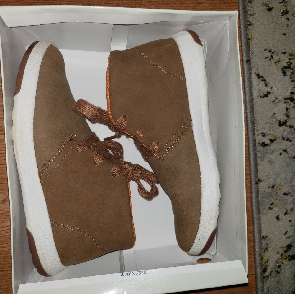 SOLD - Boys Perry Ellis Sneakers